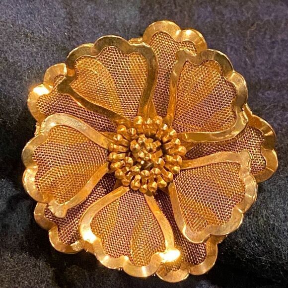 Vintage B.E.D Mesh Petal Flower Brooch Pin - Picture 5 of 10